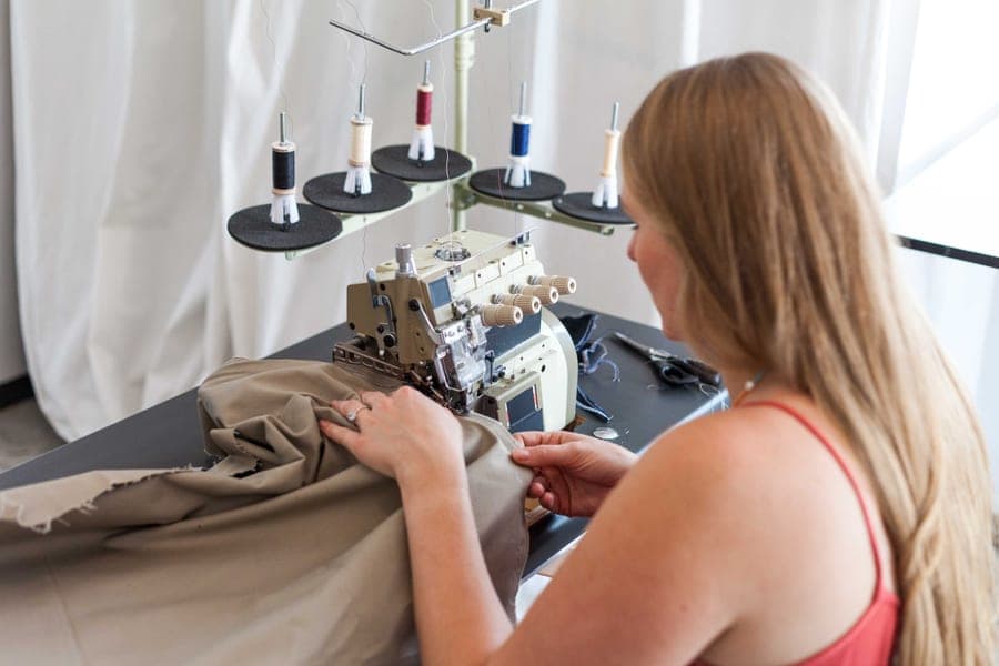 Cones of thread mounted on an overlock machine